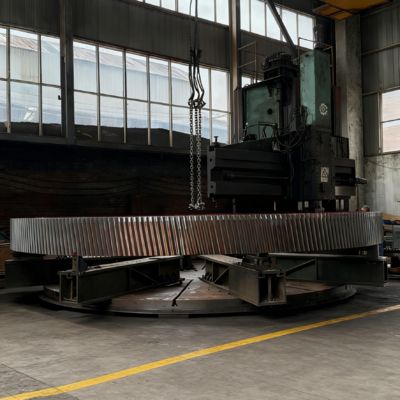 عجلة التروس المعمول بها مع طحن التروس وتحريك التروس