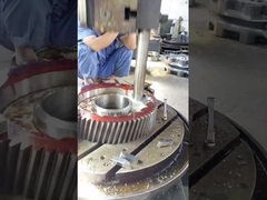 ناقل حركة تروس حلزوني أحادي السرعة عالي السرعة 17CrNiMo6 فولاذي ترس Ra0.8